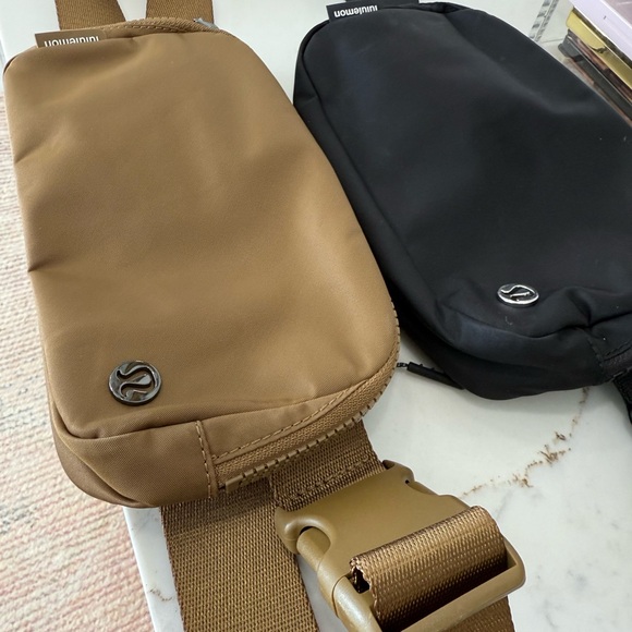 lululemon athletica Everywhere Belt Bag 1L - Picture 1 of 6